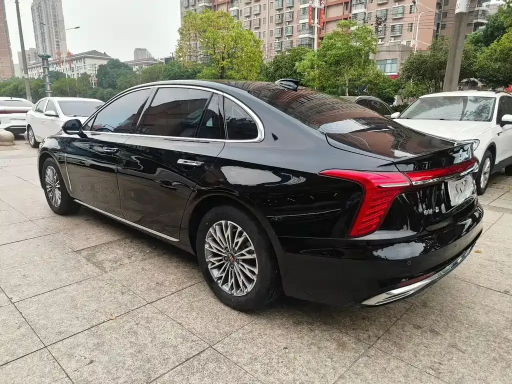 Hongqi H5 — фото 9