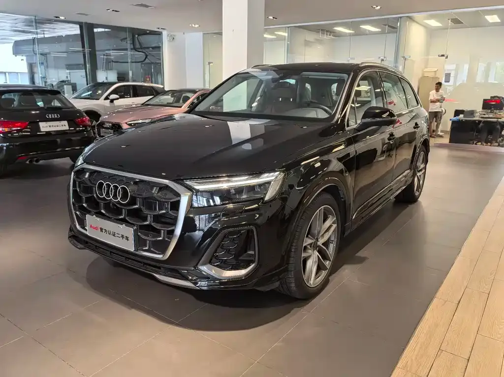 Audi Q7 2024 из CN, фото 1