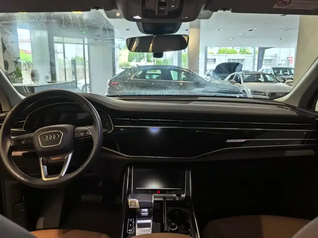 Audi Q7 2024 из CN, фото 10