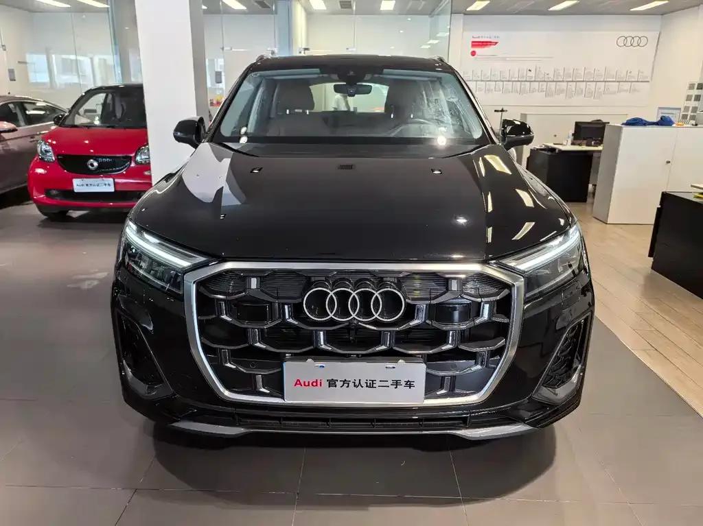 Audi Q7 2024 из CN, фото 2