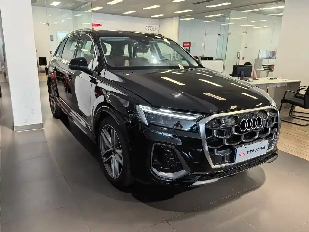 Audi Q7 2024 из CN, фото 3