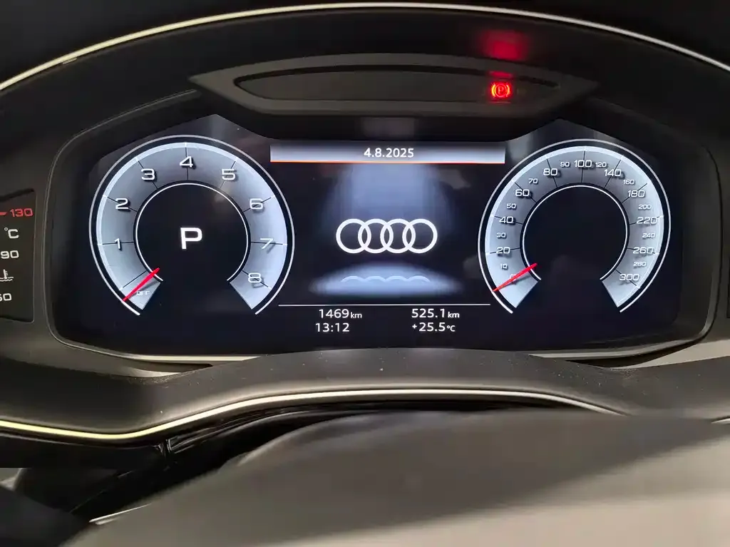 Audi Q7 2024 из CN, фото 7