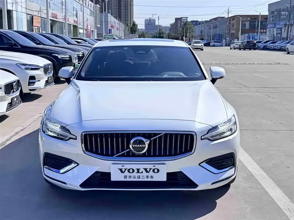 Volvo S60 — фото 2