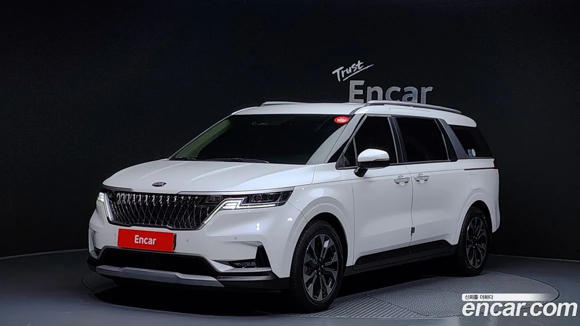 Kia Carnival — фото 1
