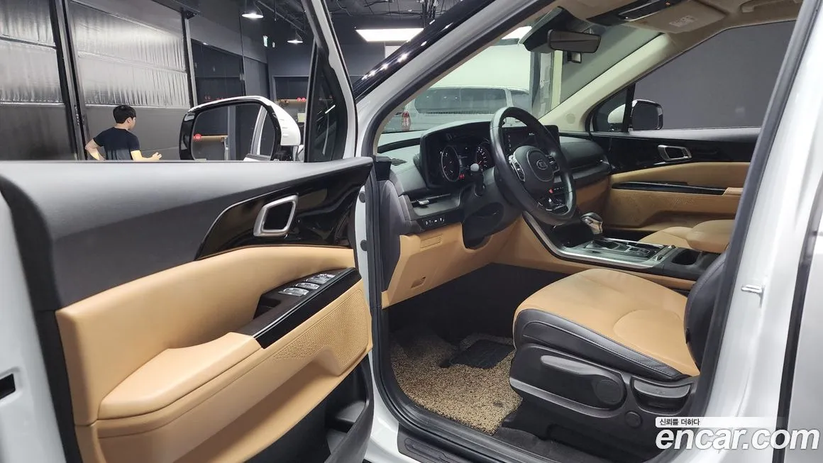 Kia Carnival — фото 10