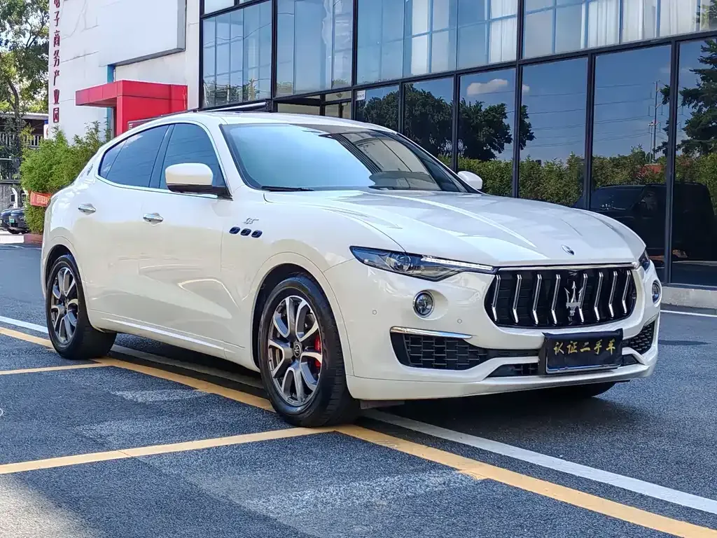 Maserati Levante — фото 3