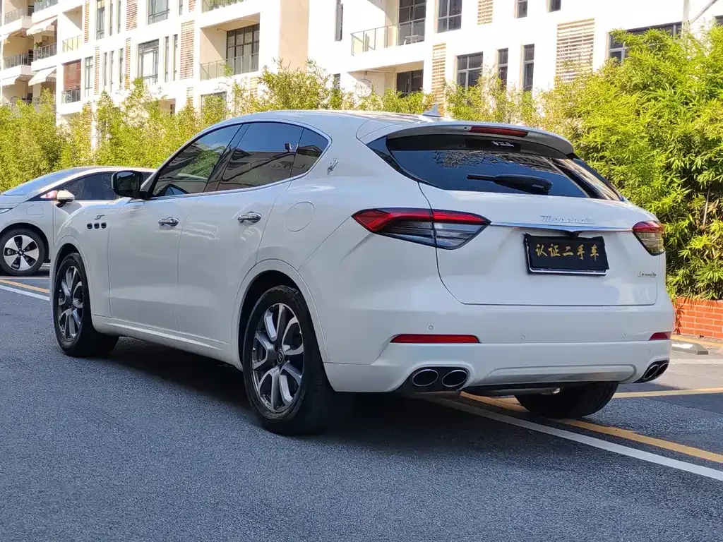 Maserati Levante — фото 4