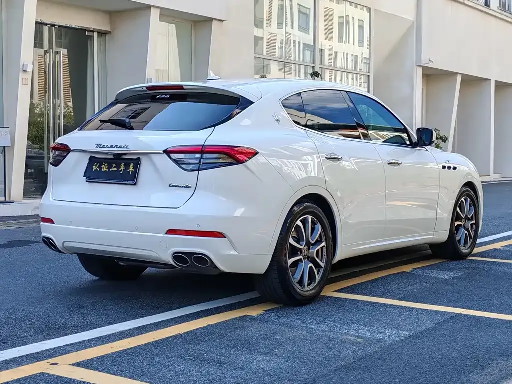 Maserati Levante — фото 6