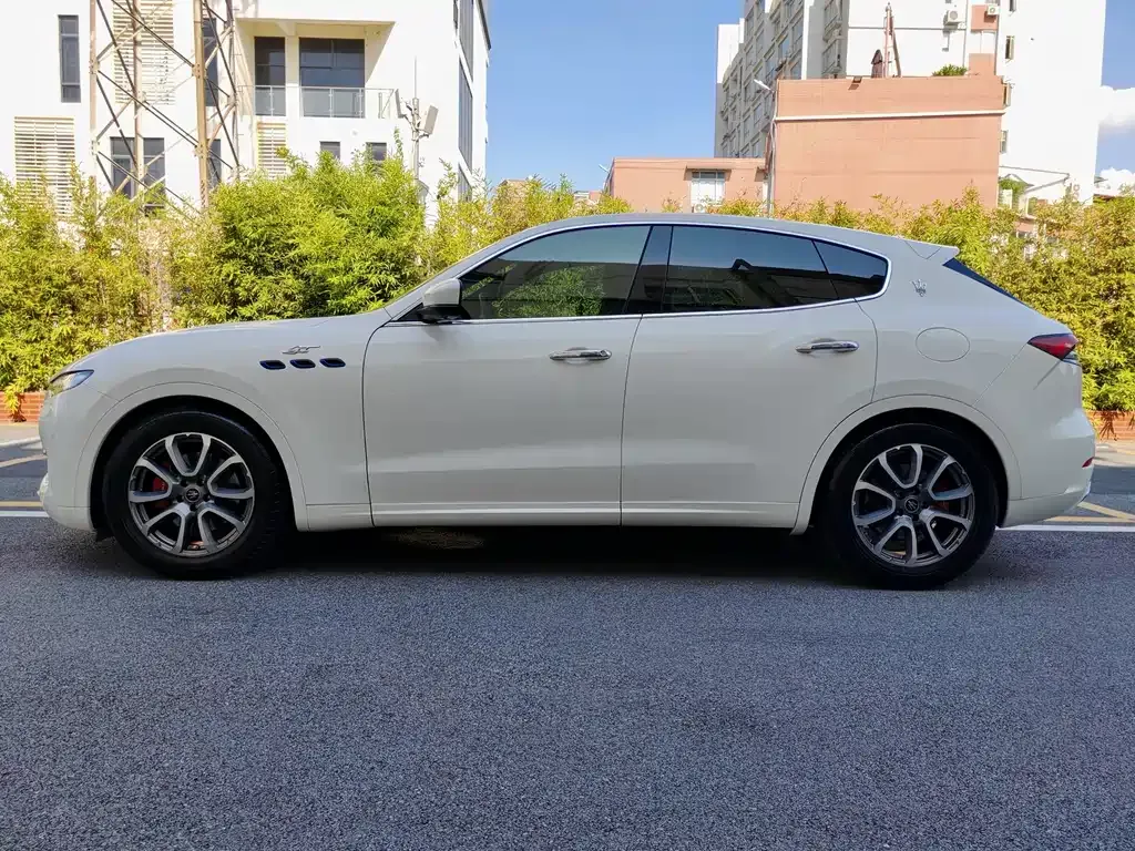 Maserati Levante — фото 7