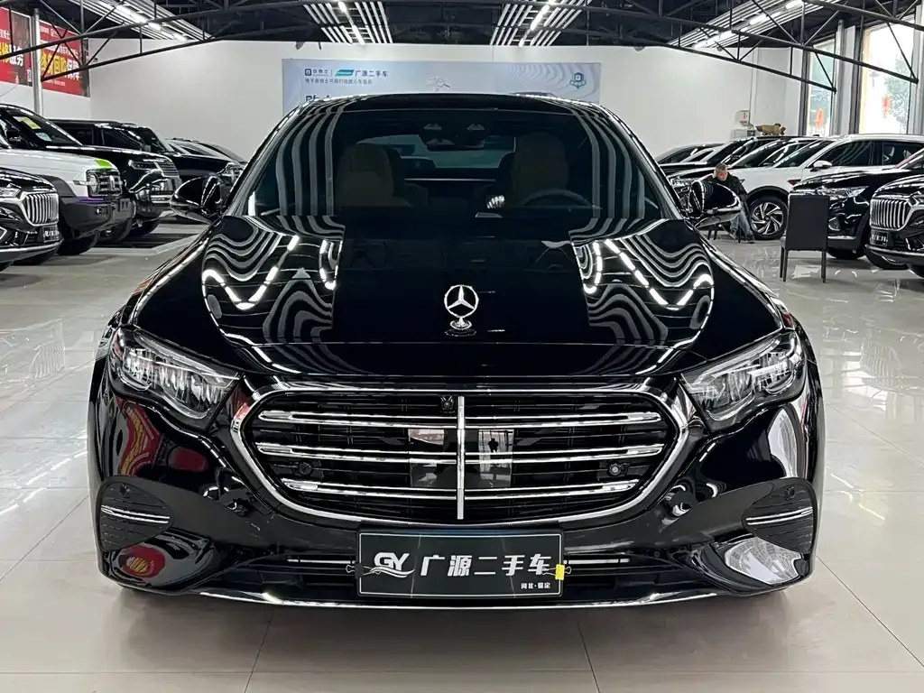 Mercedes-Benz E-Class — фото 2
