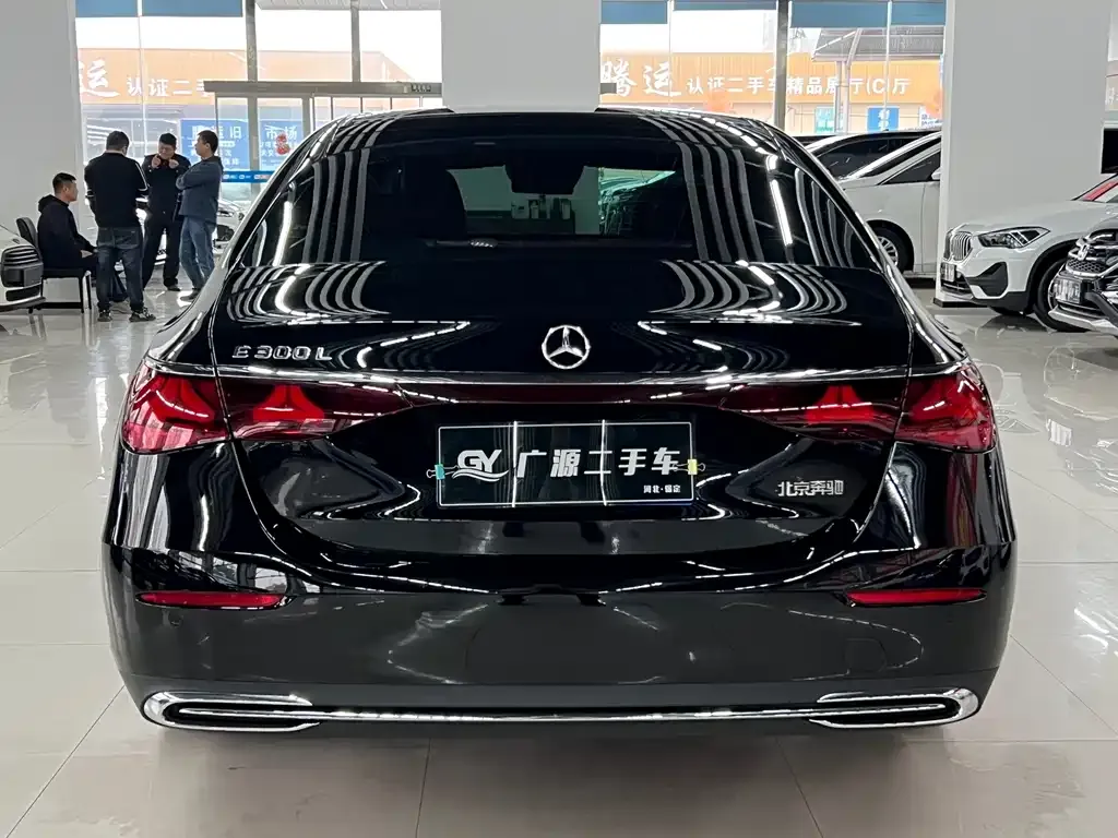 Mercedes-Benz E-Class — фото 5