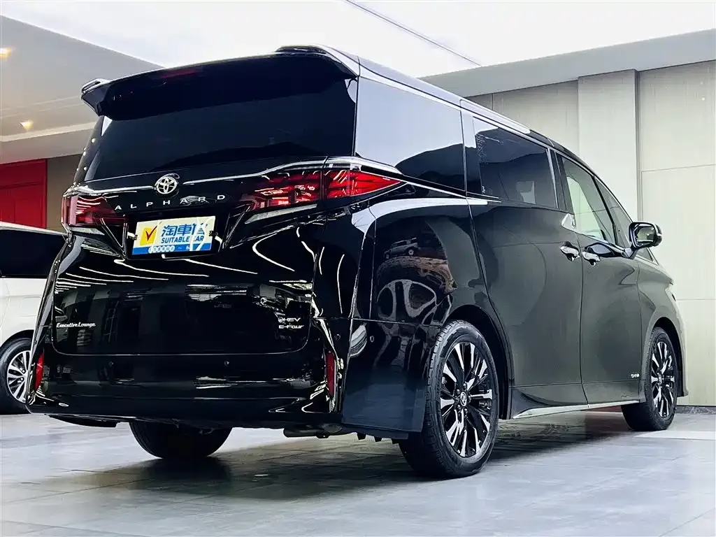 Toyota Alphard — фото 3