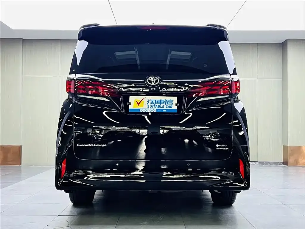 Toyota Alphard — фото 4