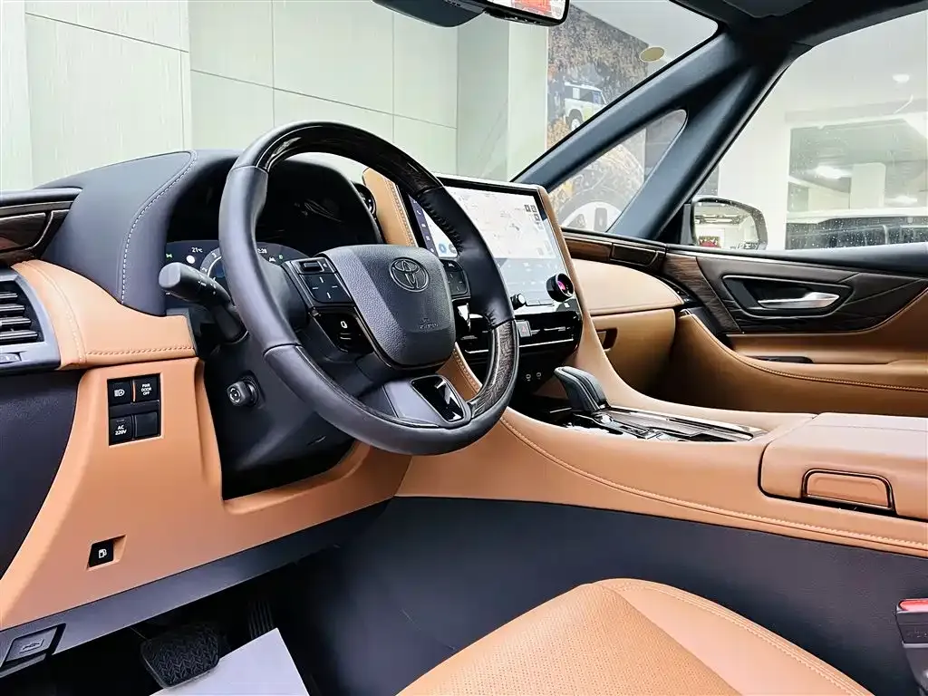 Toyota Alphard — фото 6