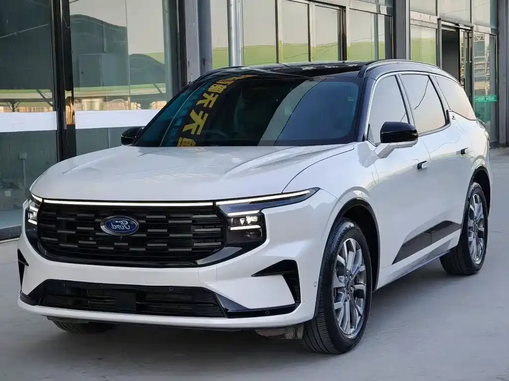Ford Edge — фото 1