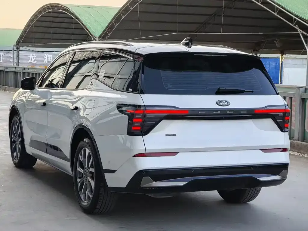 Ford Edge — фото 5