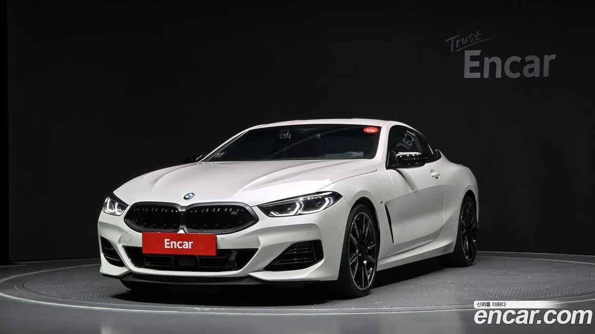 BMW 8-Series — фото 1