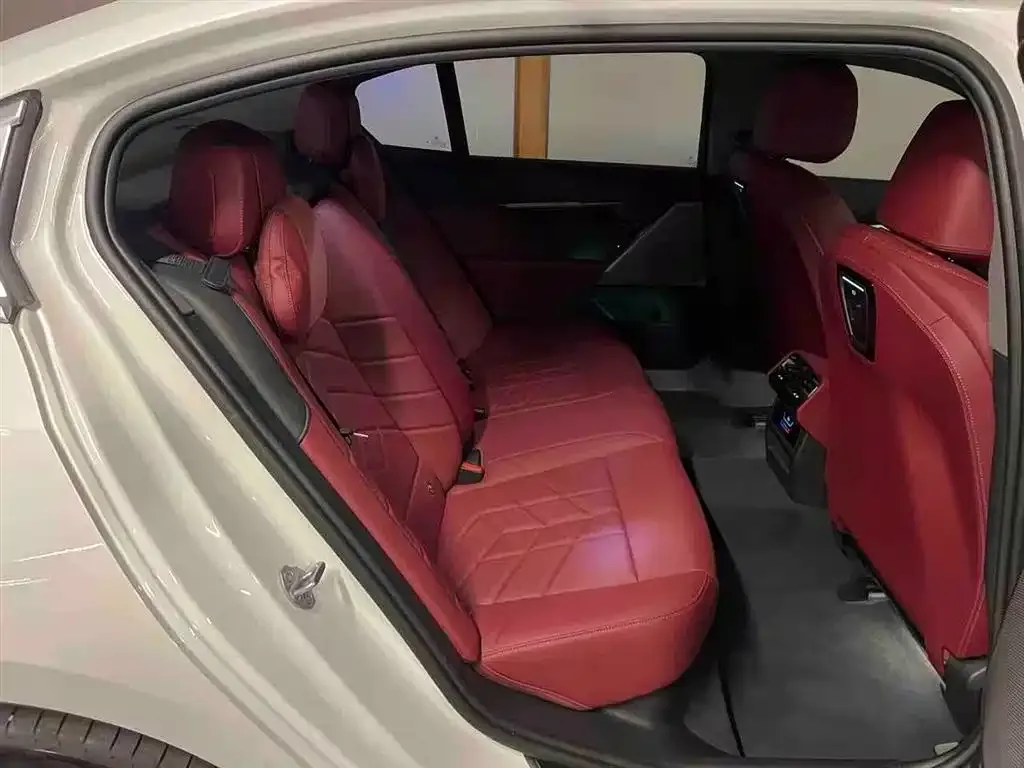BMW i5 2024 из CN, фото 8