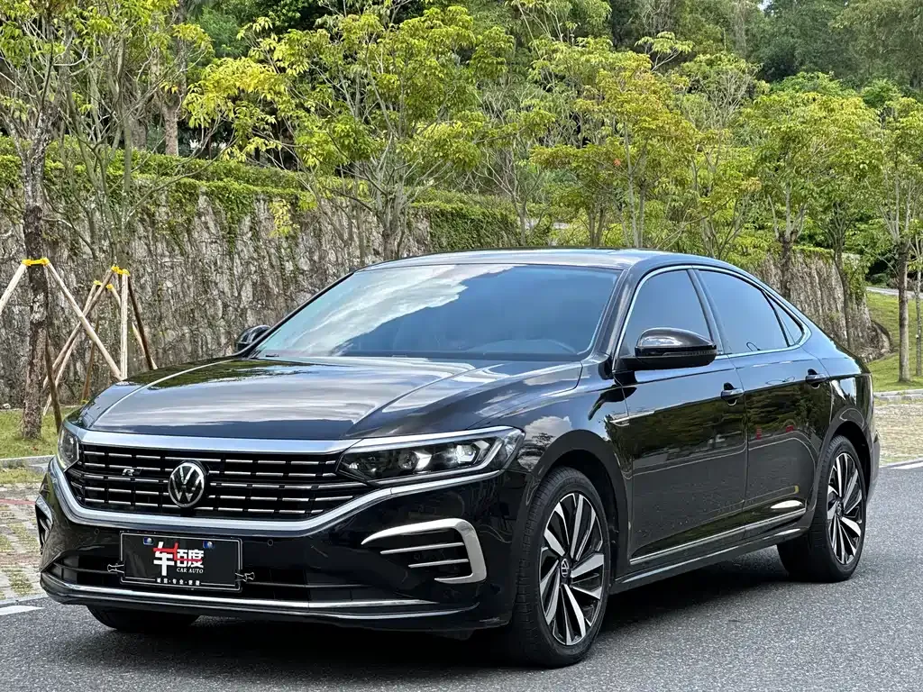 Volkswagen Passat 2023 из CN, фото 1