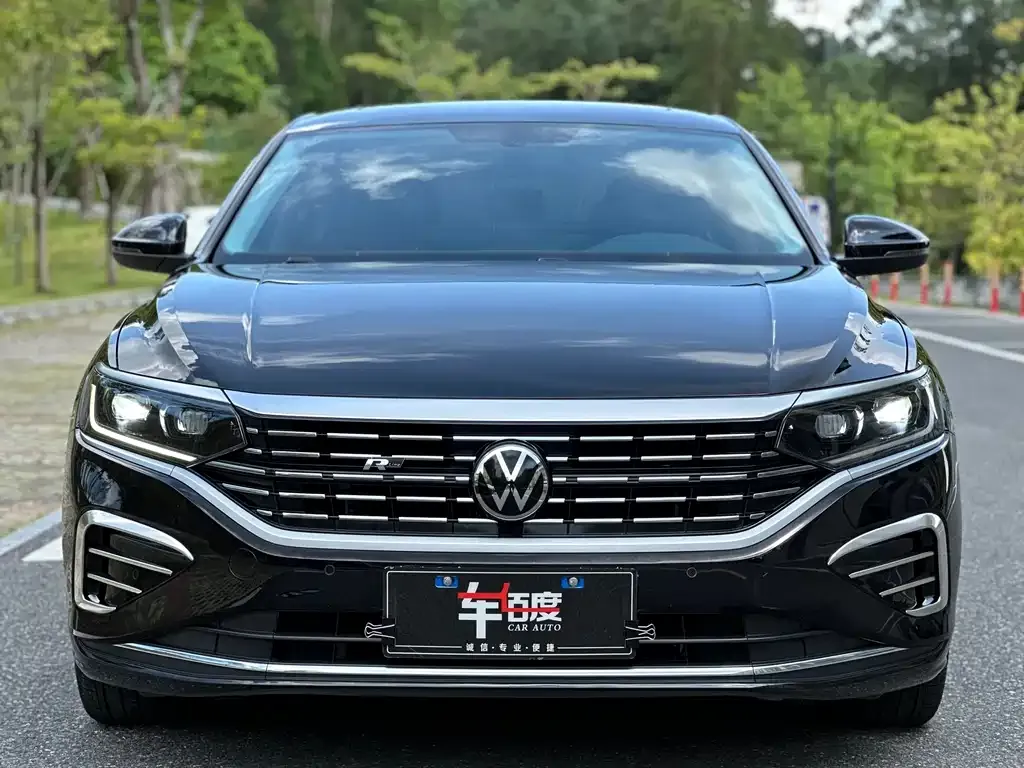 Volkswagen Passat 2023 из CN, фото 2