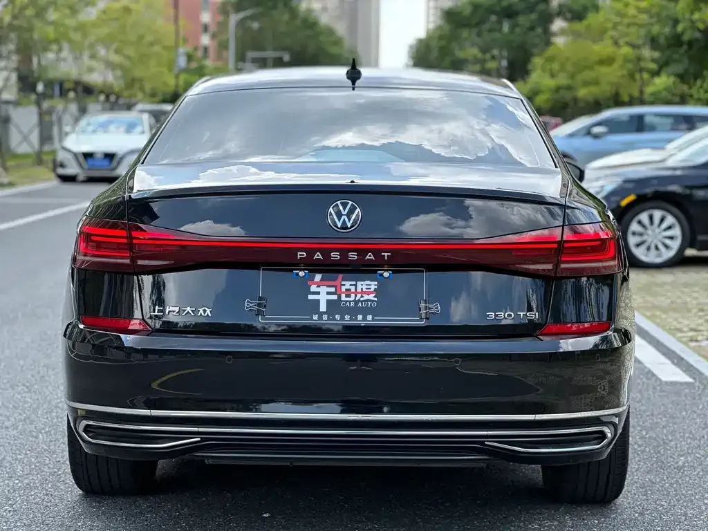 Volkswagen Passat 2023 из CN, фото 5