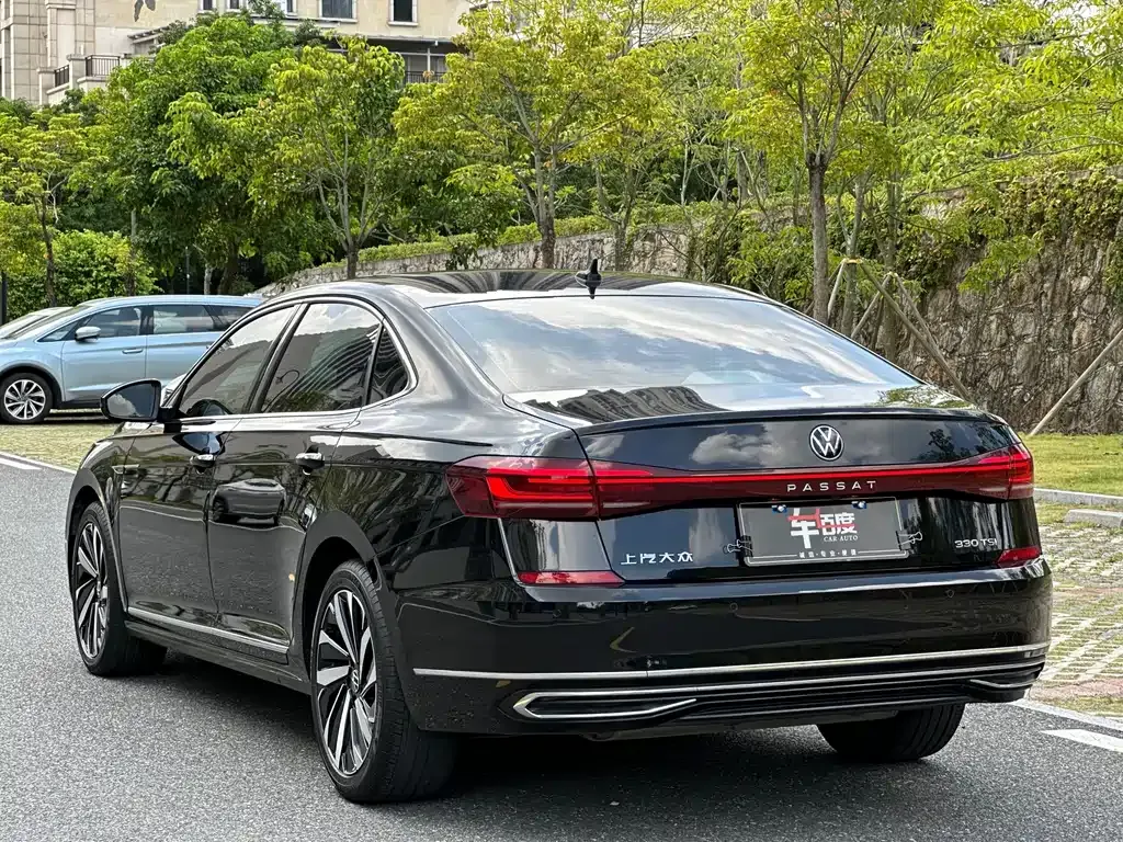Volkswagen Passat 2023 из CN, фото 6