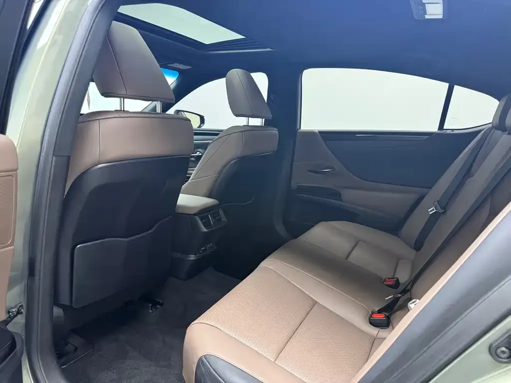 Lexus ES 2023 из CN, фото 5