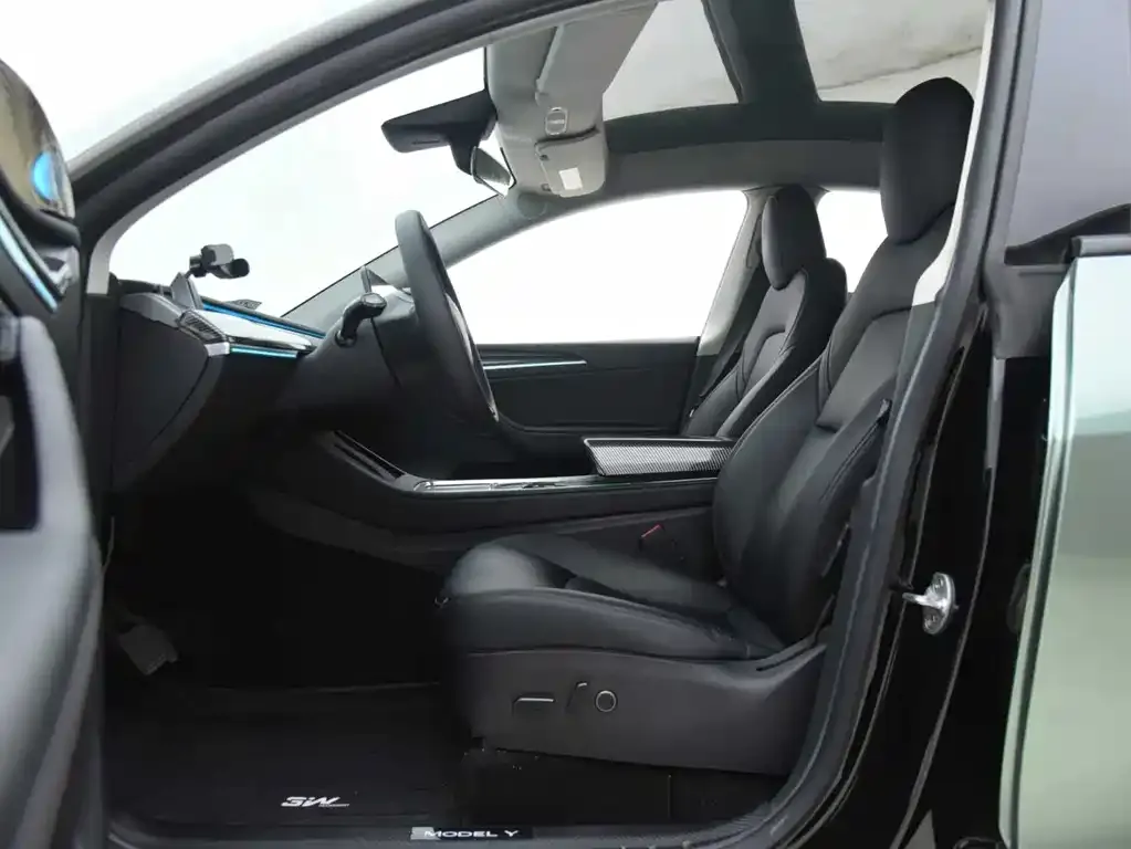 Tesla Model Y — фото 6