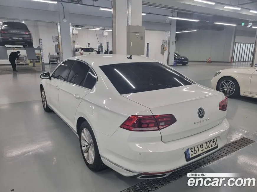 Volkswagen Passat 2021 из KR, фото 3