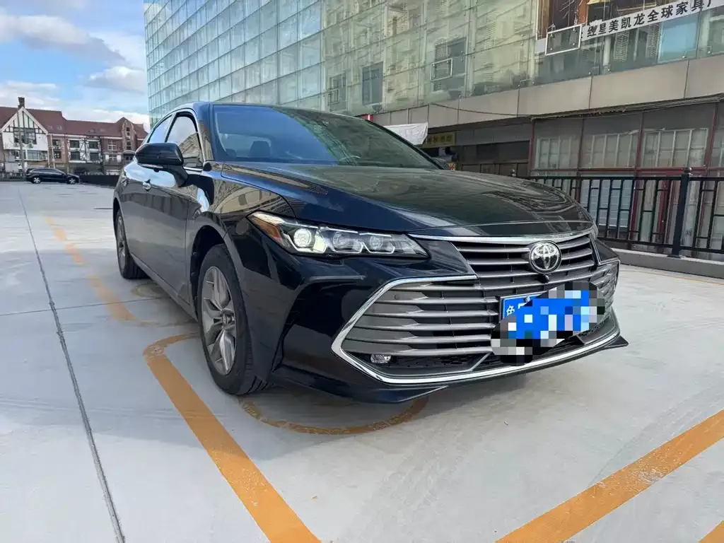 Toyota Avalon — фото 2