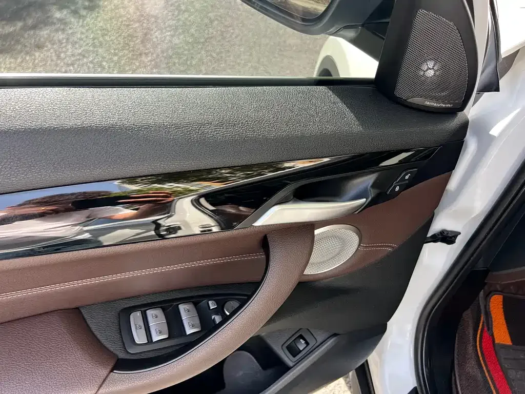 BMW X1 — фото 10