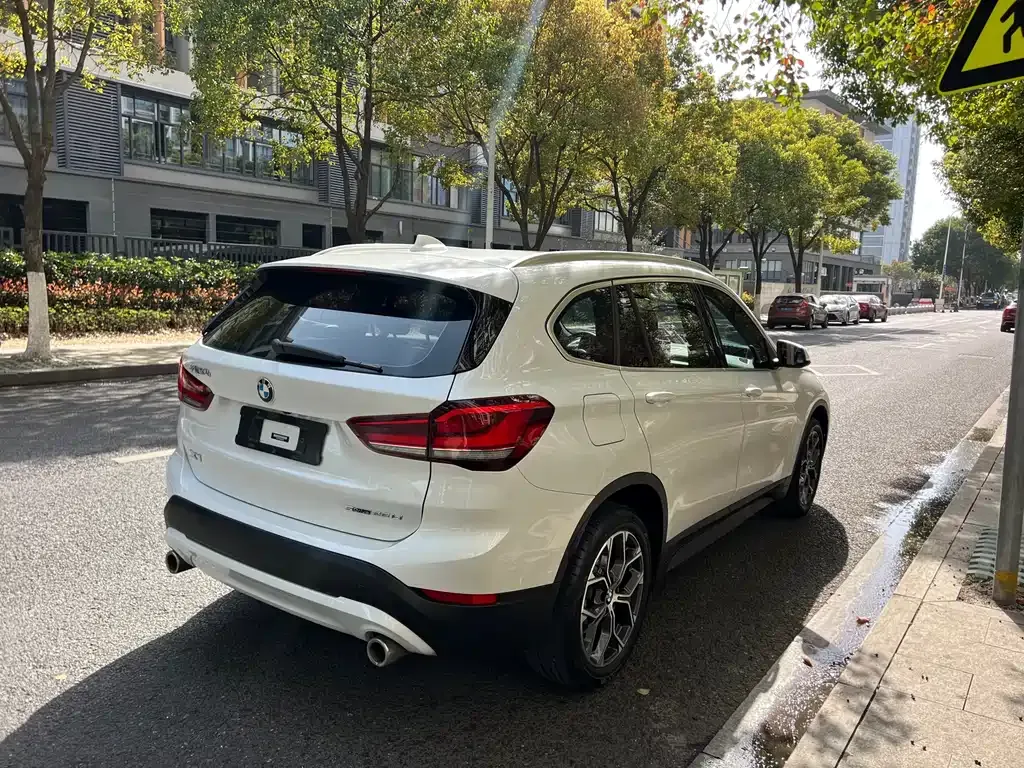 BMW X1 — фото 8
