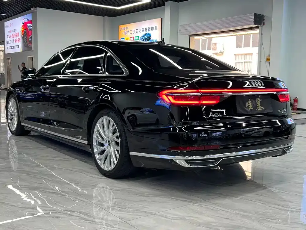 Audi A8 2021 из CN, фото 2