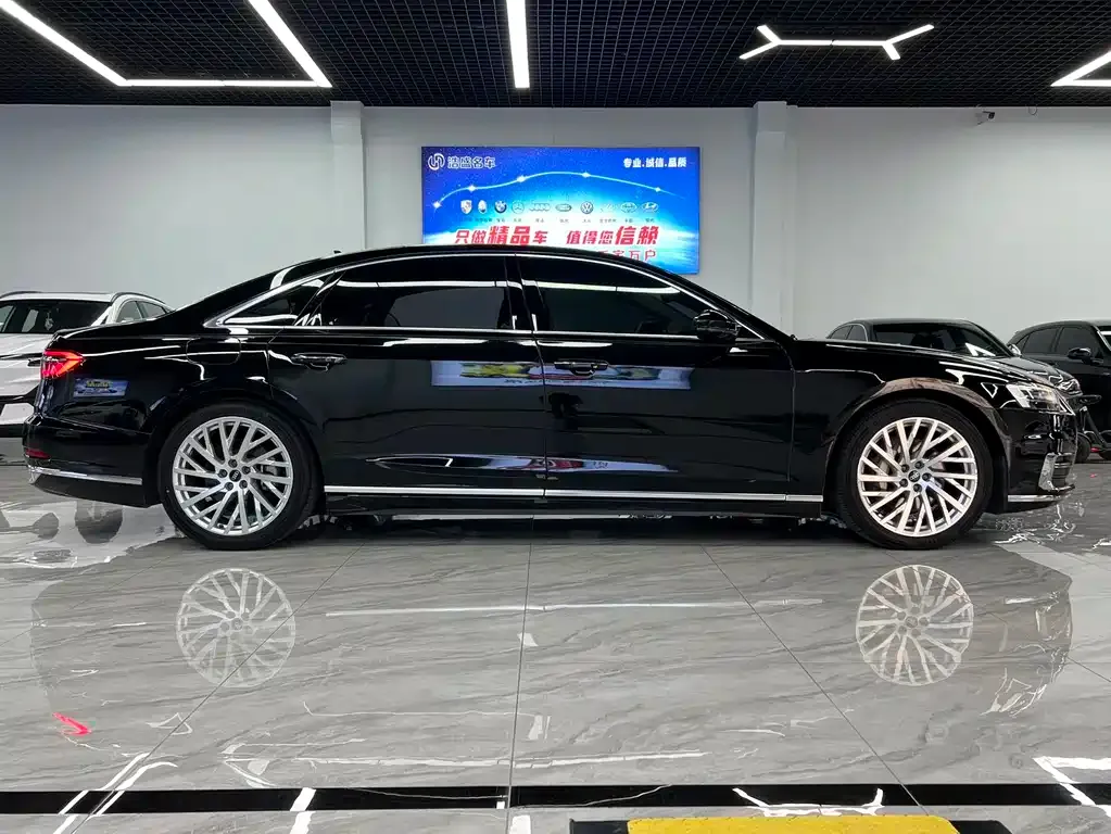 Audi A8 2021 из CN, фото 3
