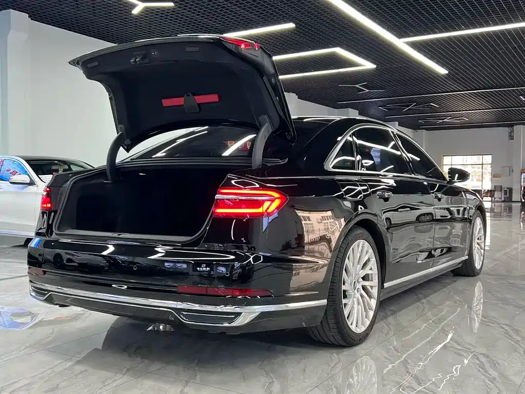 Audi A8 2021 из CN, фото 5