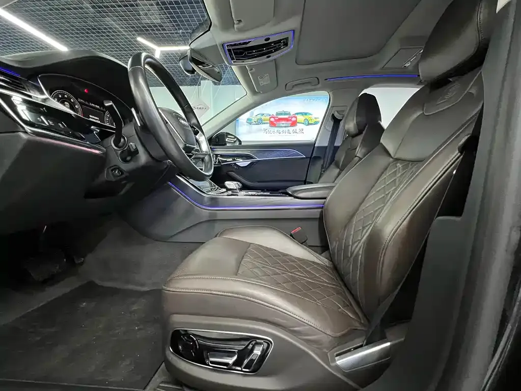 Audi A8 2021 из CN, фото 6