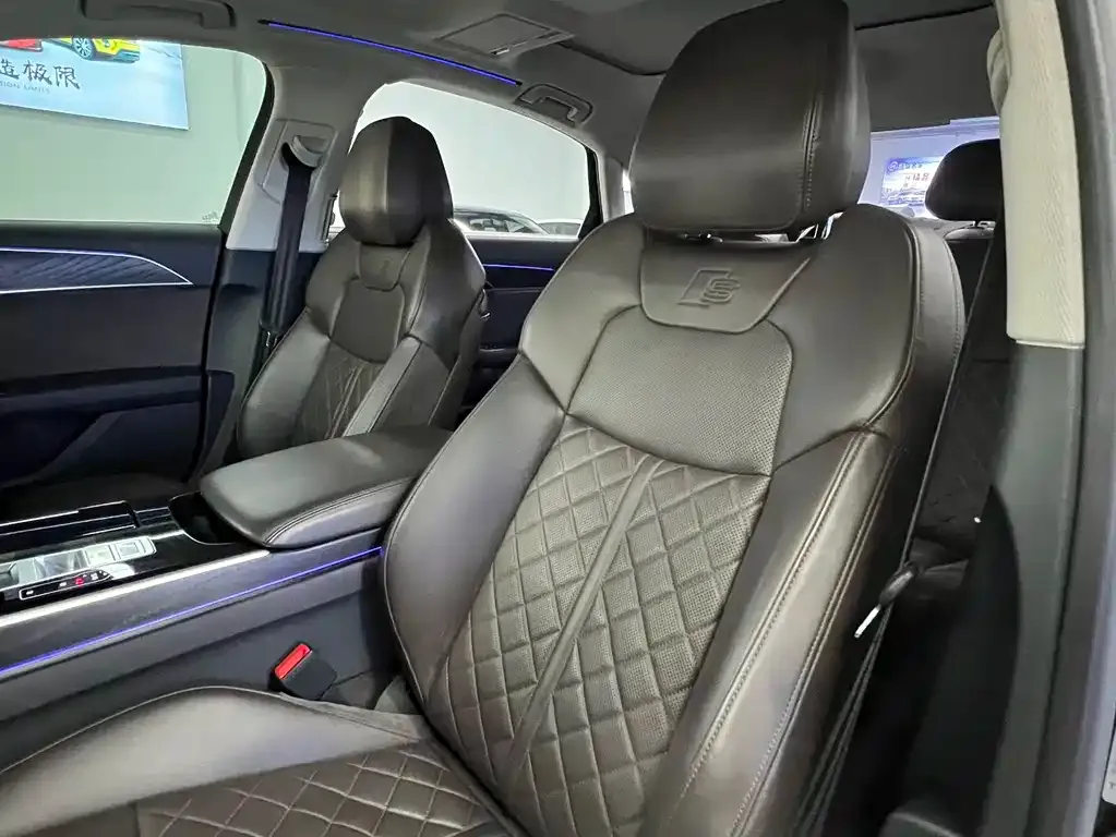Audi A8 2021 из CN, фото 7