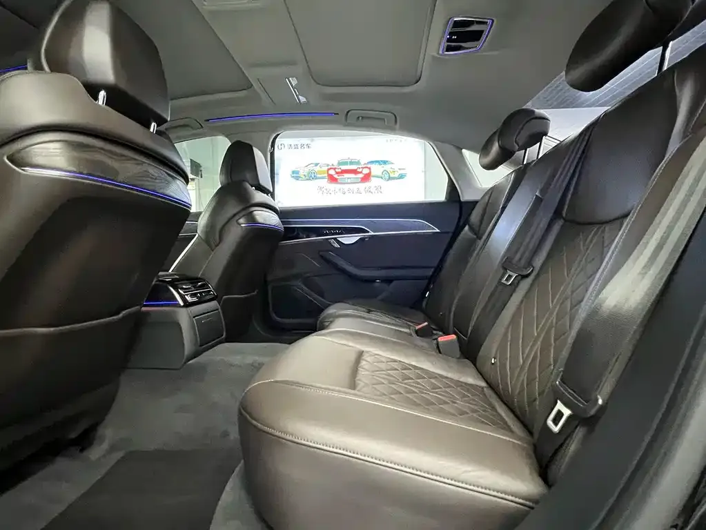 Audi A8 2021 из CN, фото 8