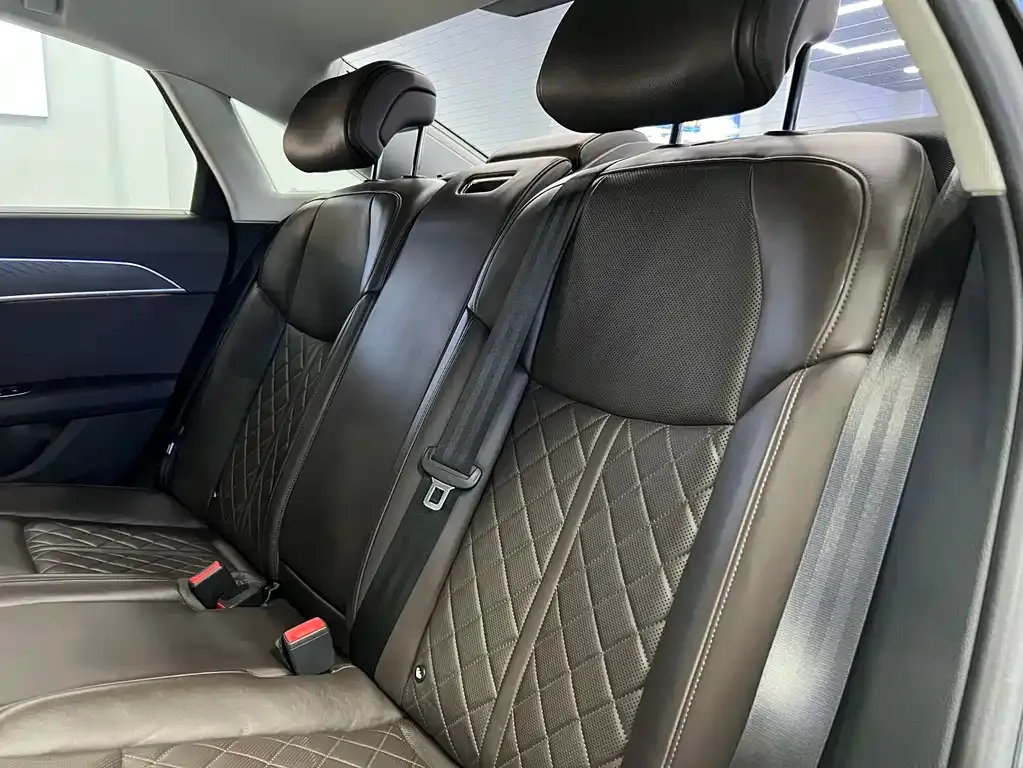 Audi A8 2021 из CN, фото 9