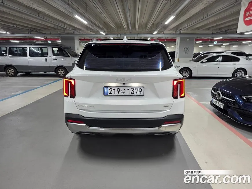 Kia Sorento — фото 7