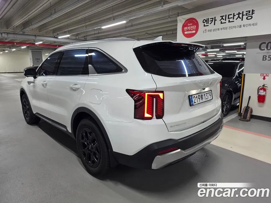 Kia Sorento — фото 8