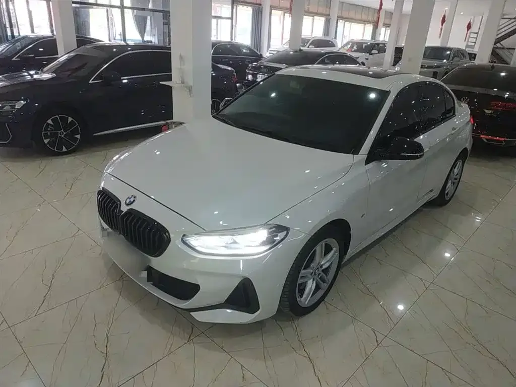 BMW 1 Series 2023 из CN, фото 2