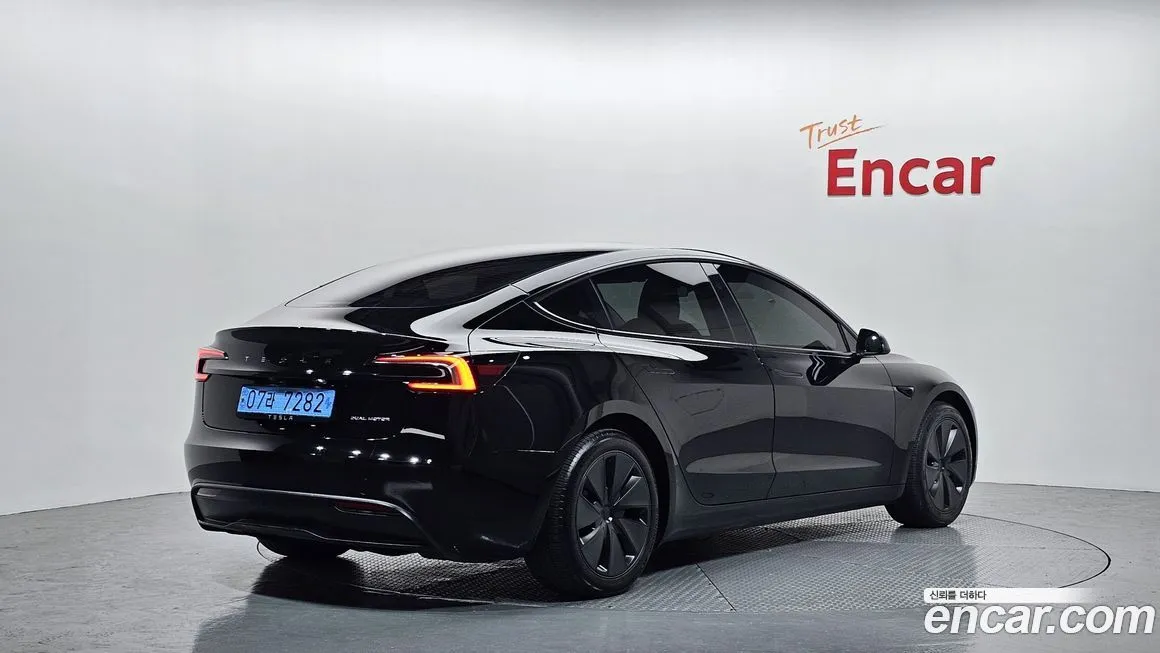 Tesla Model 3 2024 из KR, фото 2