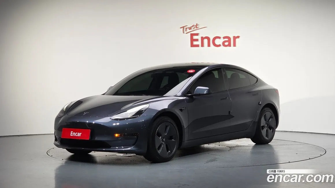 Tesla Model 3 — фото 1