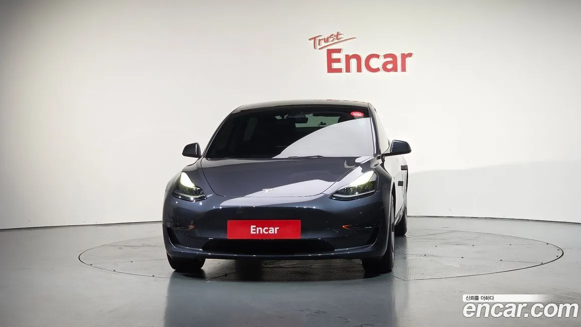 Tesla Model 3 — фото 3