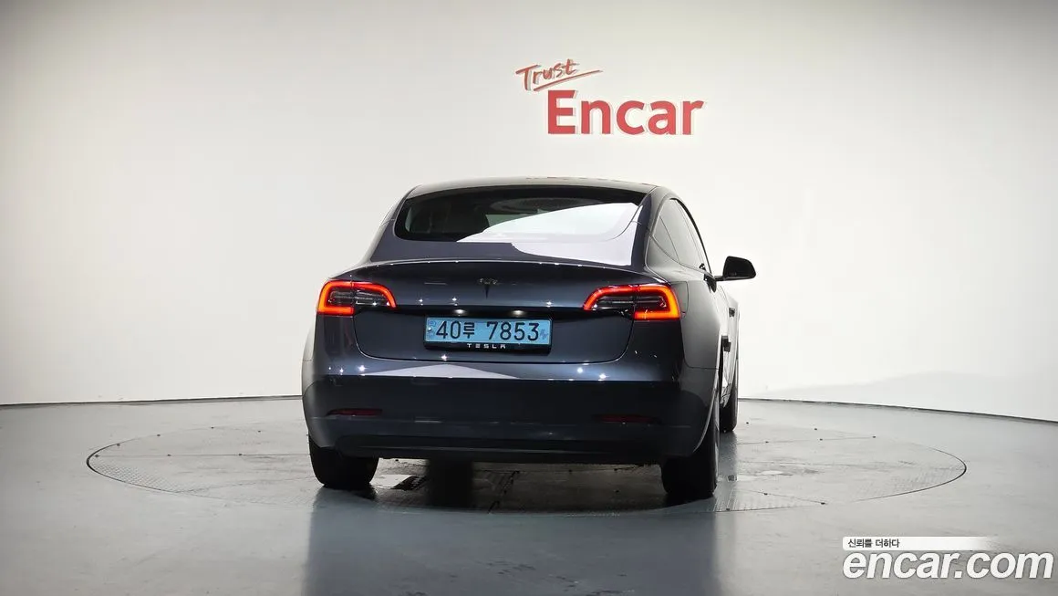 Tesla Model 3 — фото 4