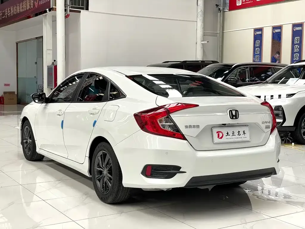 Honda Civic — фото 4