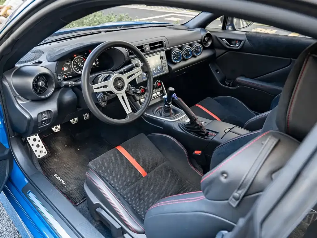 Subaru BRZ 2023 из CN, фото 4