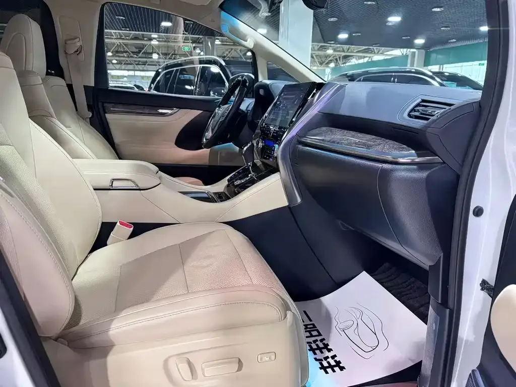 Toyota Alphard 2022 из CN, фото 7