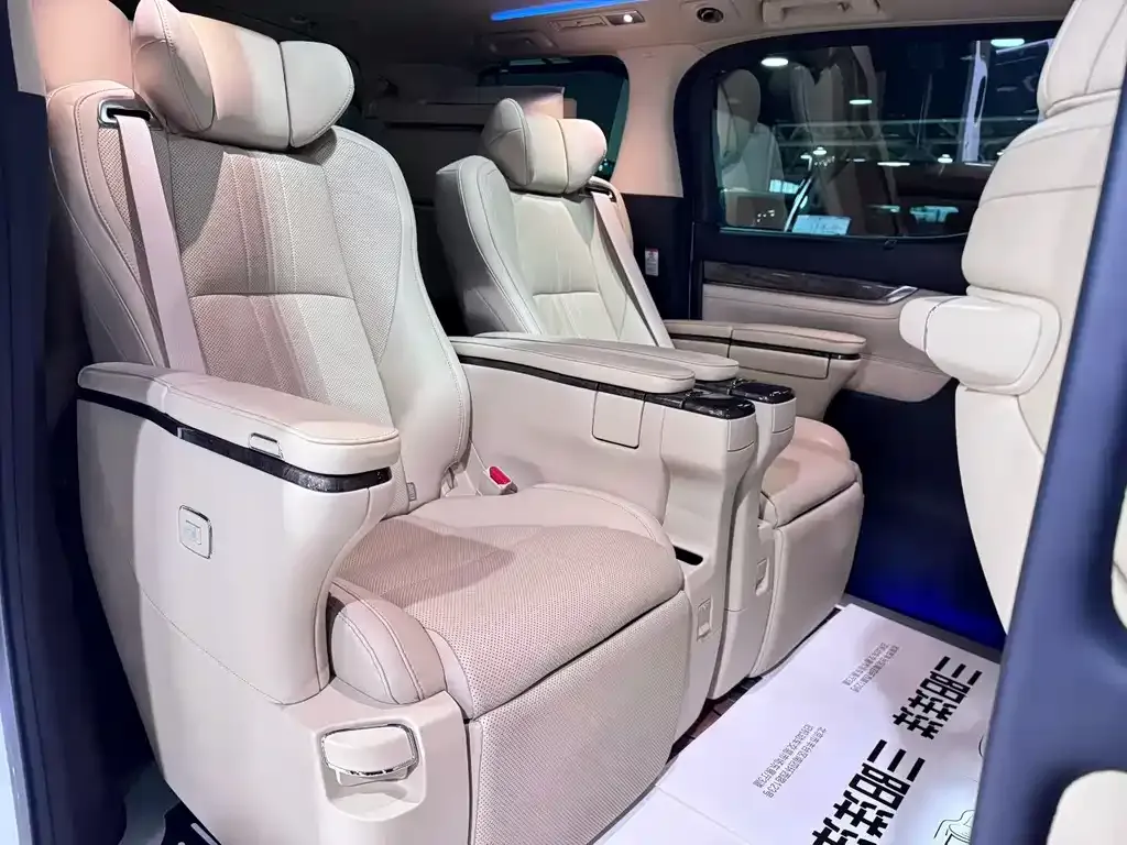 Toyota Alphard 2022 из CN, фото 8